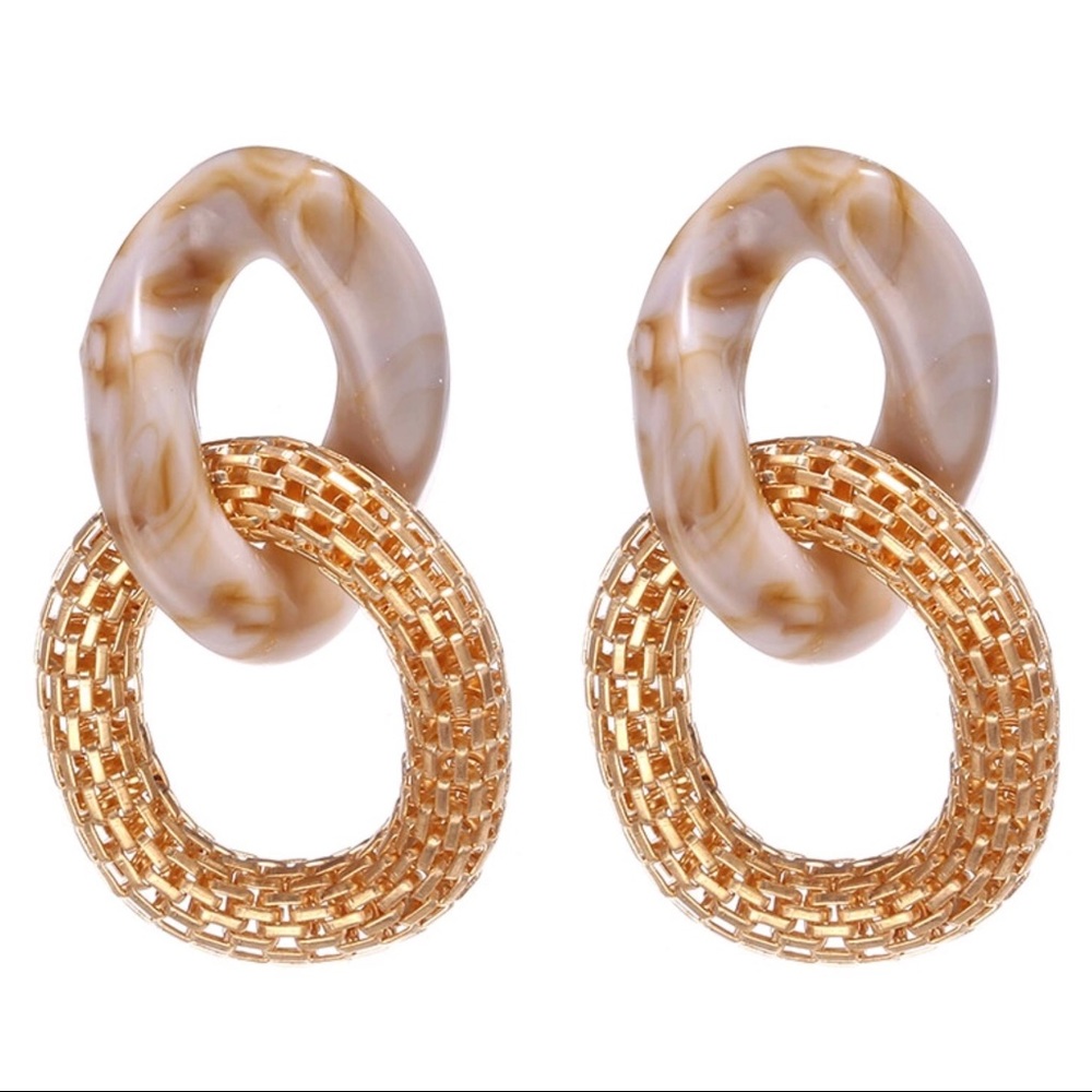 Trendy Earrings White & Gold